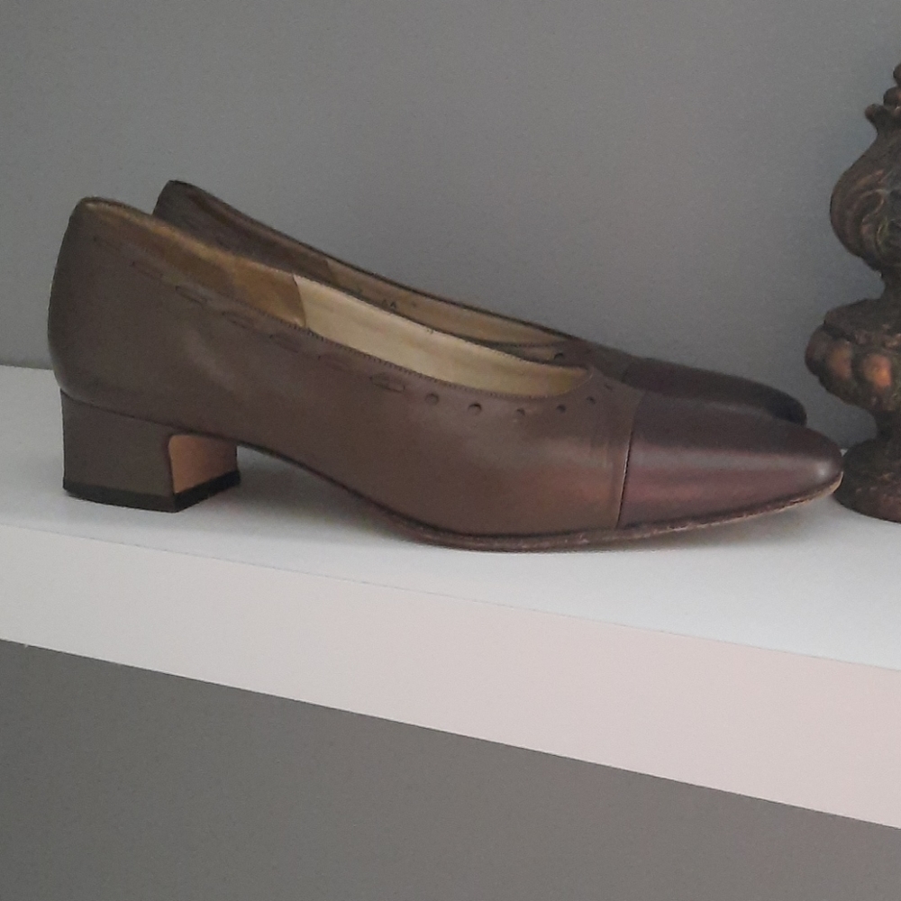 Vintage Bronze pumps